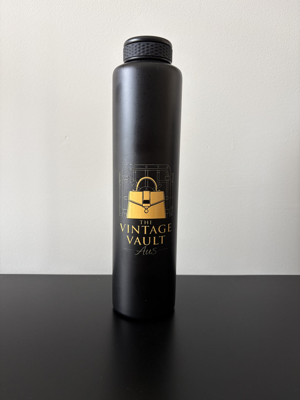 Vintage Vault Aus Insulated Water Bottle - Matte Finish Black - Image 1