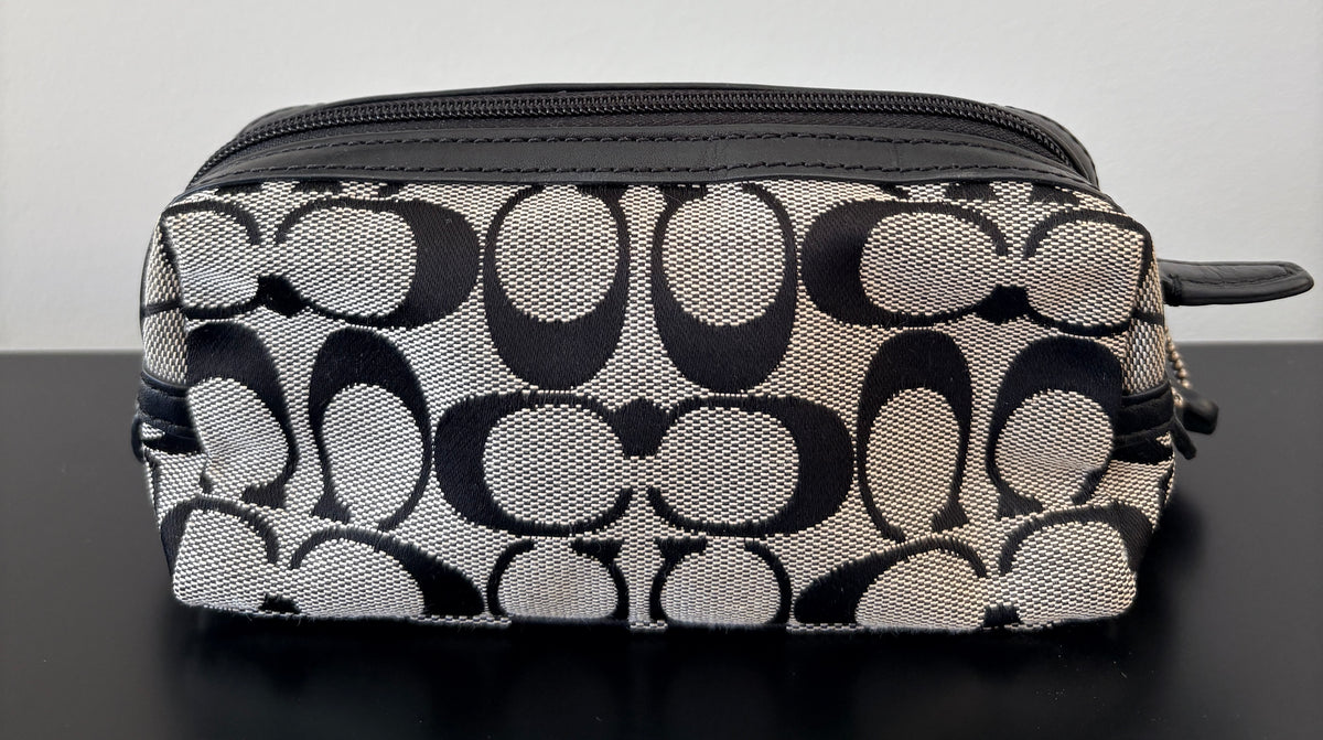 VVA397 - COACH Signature Cosmetic Case - Sophisticated Black and Grey Monogram - Image 2